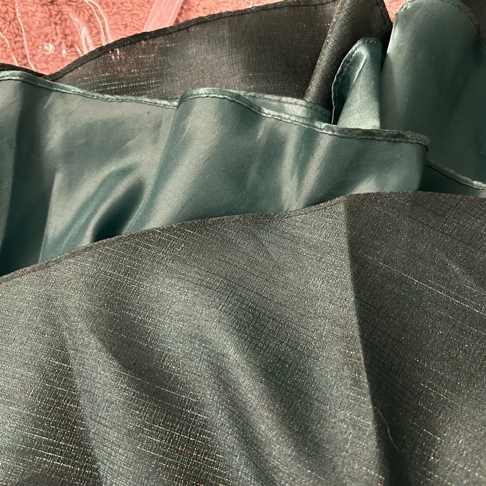 Elegant Emerald Green Prom Dress - Picture 7 of 12